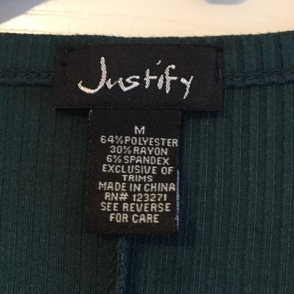 Justify dark green top size Med. - Picture 2 of 3